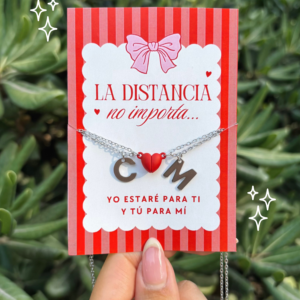 Collares más iniciales e imán engomado - Rojo