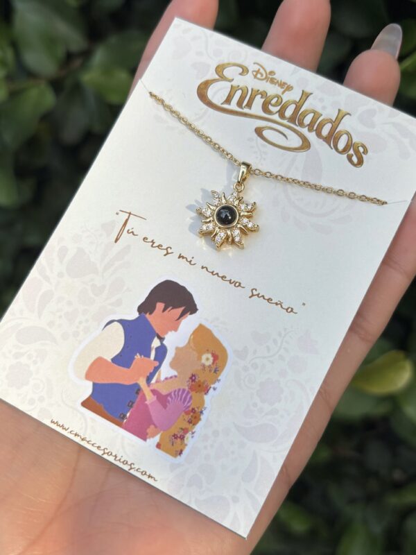 Accesorios Disney - Collar Rapunzel “Te Amo en 100 idiomas” - Image 2